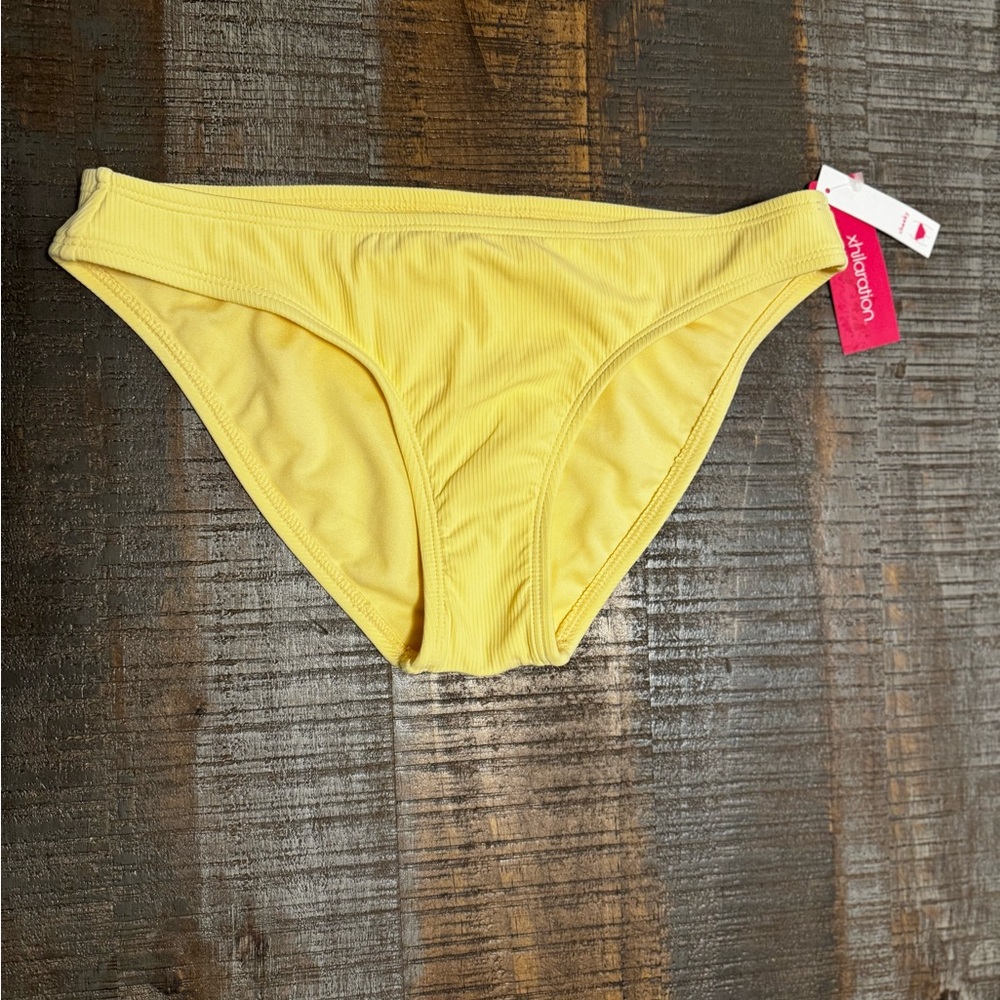 🎀 NWT Women’s Bikini Bottoms Xhilaration Brand Size Medium Pale Yellow Color